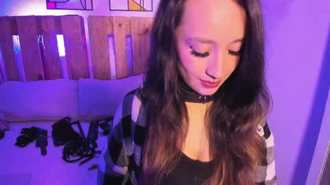 Violet Jones online show from 04.09.26