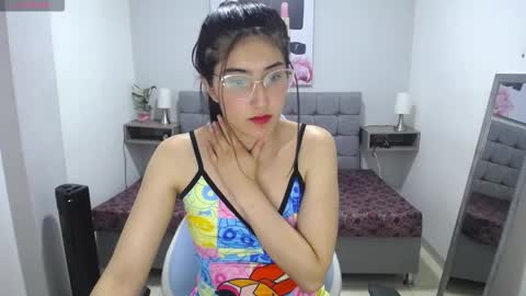 Snapshot of violet_raine_ chatting on 11.12.25 Violet online show from 11.12.25