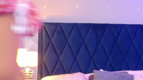 Violet  online show from 04.22.26