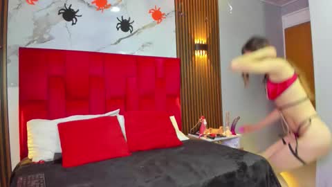 Snapshot of violet_storm_ chatting on 11.04.25 violet_storm_ online show from 11.04.25