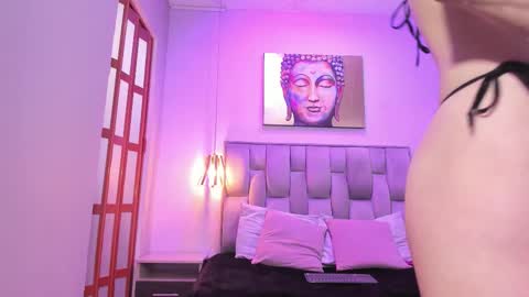 violet_storm_ online show from 12.19.25