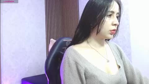 violet_tay1 online show from 10.27.25