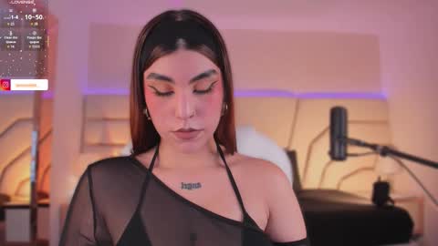 Snapshot of violeta_marquez chatting on 11.22.25 violeta_marquez online show from 11.22.25