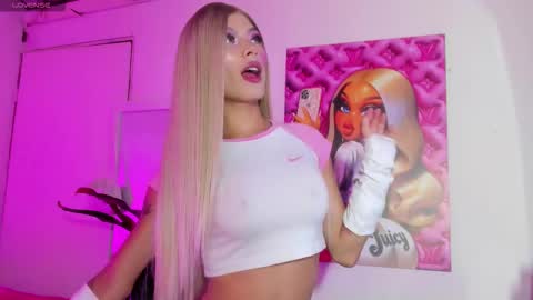 Violeta Princess Please help me with your thumbs up its important   online show from 10.18.25