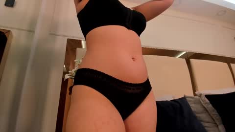 violeta_soracchi_ online show from 03.11.25