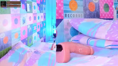 Snapshot of violetaa_hade chatting on 10.30.25 online show from 10.30.25