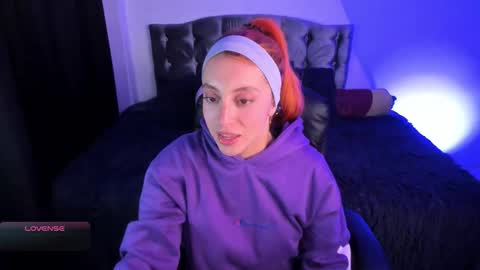 Violeta  Help me reach 150 thumbs up    online show from 02.21.26