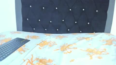 Snapshot of violetadumsper chatting on 10.31.25 VioletaDums online show from 10.31.25