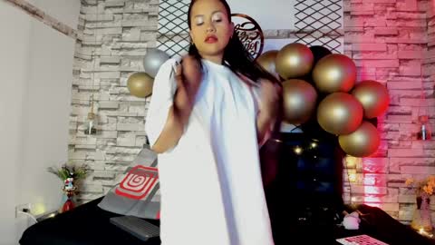Snapshot of violetaqueen_ chatting on 12.14.24 Violeta online show from 12.14.24
