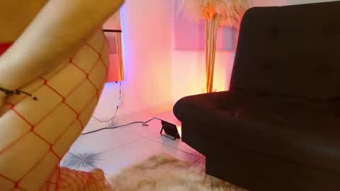 Snapshot of violetarainn chatting on 12.04.25 Violeta online show from 12.04.25