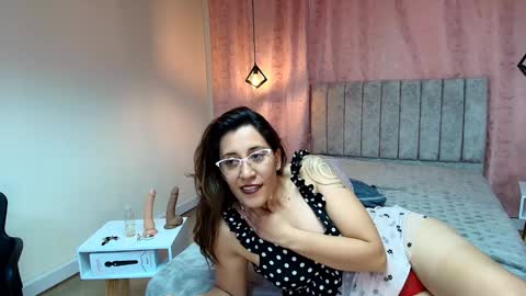 Snapshot of violetascott_ chatting on 01.13.25 VIOLETA online show from 01.13.25