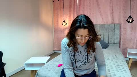 Snapshot of violetascott_ chatting on 01.15.25 VIOLETA online show from 01.15.25