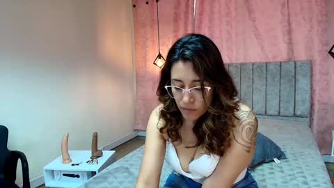 Snapshot of violetascott_ chatting on 01.15.25 VIOLETA online show from 01.15.25