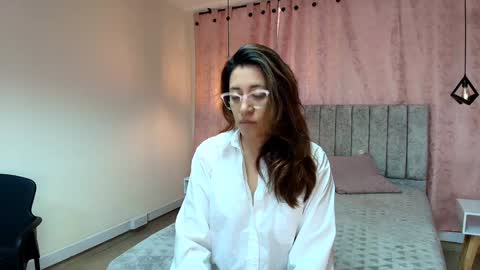 Snapshot of violetascott_ chatting on 01.17.25 VIOLETA online show from 01.17.25
