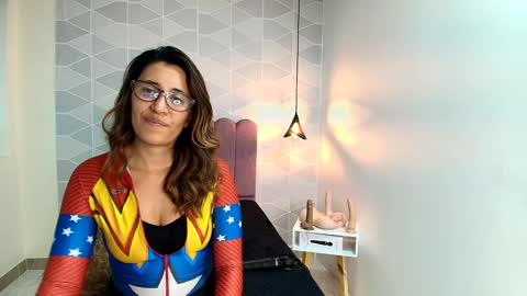 Snapshot of violetascott_ chatting on 01.28.25 VIOLETA online show from 01.28.25