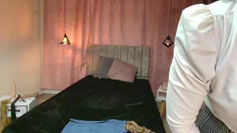 Snapshot of violetascott_ chatting on 02.14.25 VIOLETA online show from 02.14.25