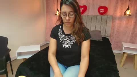 Snapshot of violetascott_ chatting on 02.15.25 VIOLETA online show from 02.15.25