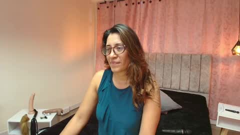 Snapshot of violetascott_ chatting on 02.17.25 VIOLETA online show from 02.17.25
