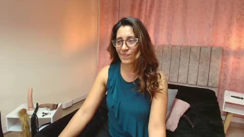 Snapshot of violetascott_ chatting on 02.17.25 VIOLETA online show from 02.17.25