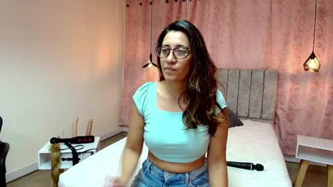 Snapshot of violetascott_ chatting on 03.07.25 VIOLETA online show from 03.07.25