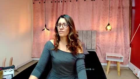 Snapshot of violetascott_ chatting on 03.10.25 VIOLETA online show from 03.10.25