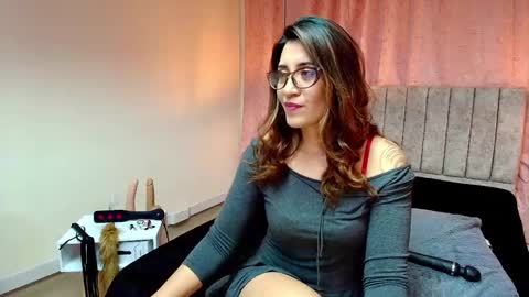 Snapshot of violetascott_ chatting on 03.10.25 VIOLETA online show from 03.10.25