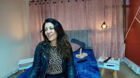 Snapshot of violetascott_ chatting on 10.20.25 VIOLETA online show from 10.20.25
