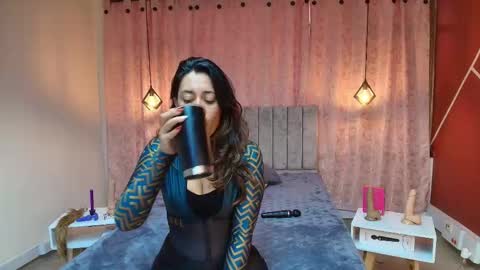 Snapshot of violetascott_ chatting on 11.25.25 VIOLETA online show from 11.25.25