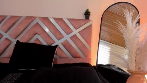 Snapshot of violetcollins_ chatting on 12.03.25 Call me Violet online show from 12.03.25