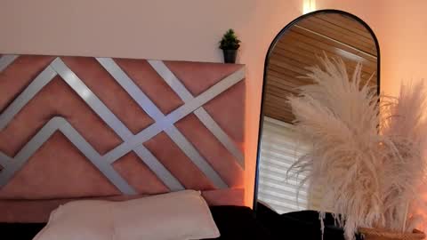 Snapshot of violetcollins_ chatting on 12.05.25 Call me Violet online show from 12.05.25