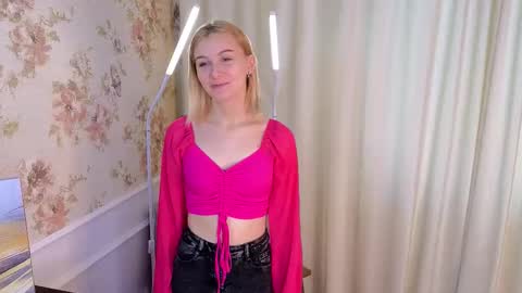 Mia online show from 10.16.25