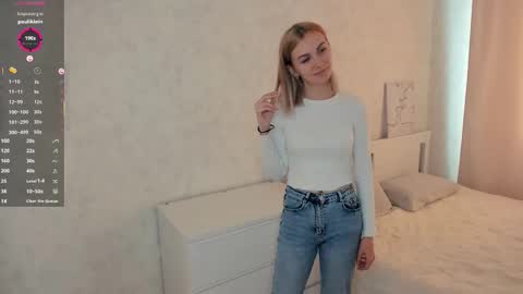 Mia online show from 10.18.25