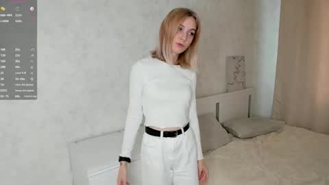 Mia online show from 10.22.25