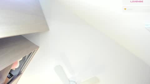 Snapshot of violeth___ chatting on 12.21.24 violeth___ online show from 12.21.24