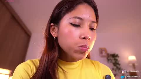 Snapshot of violeth___ chatting on 11.12.25 violeth___ online show from 11.12.25