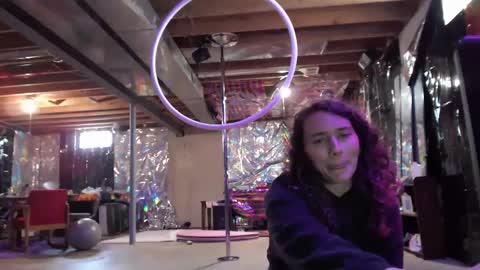 Violet Hooper online show from 02.18.25