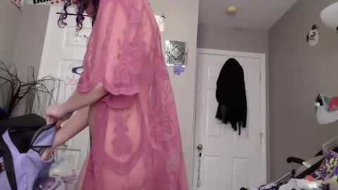 Violet Hooper online show from 03.07.25