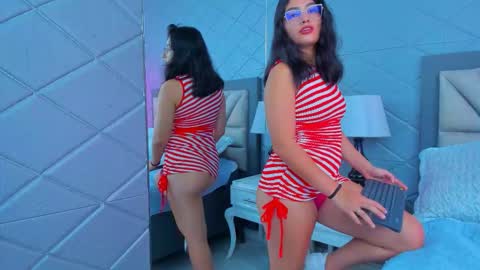 Violet Rousse online show from 02.13.26