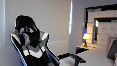 violetskinny online show from 04.14.26