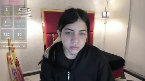 Snapshot of violetsmith_3 chatting on 10.18.25 Violeta online show from 10.18.25