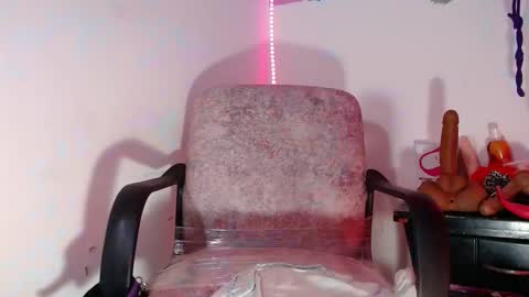 Snapshot of violett_ass chatting on 10.11.25 Samantha y jhons online show from 10.11.25