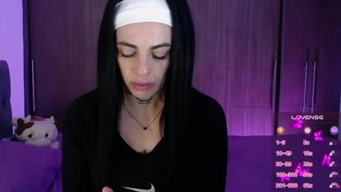 violett  Independent model online show from 04.10.26