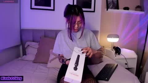 Snapshot of violetta_nur chatting on 11.29.25 Violetta nur online show from 11.29.25