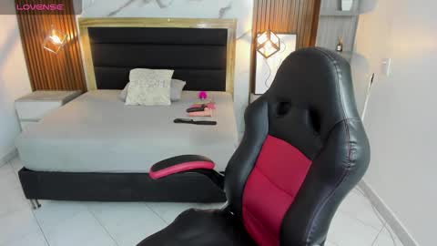 VIOLETTA online show from 03.17.26