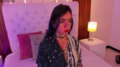 Snapshot of violettaalemida chatting on 09.22.25 violettaalemida online show from 09.22.25