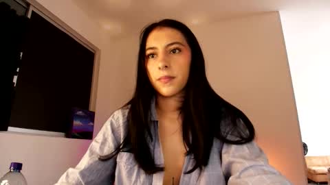 Violetta....Follow me in Twitter... online show from 10.22.25