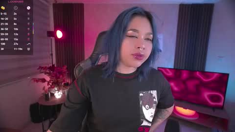 JULIE UWU online show from 11.09.25