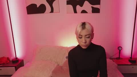 Snapshot of violettgrey_ chatting on 11.05.25 Violet online show from 11.05.25