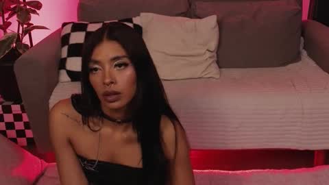 Snapshot of violettgrey_ chatting on 11.08.25 Violet online show from 11.08.25