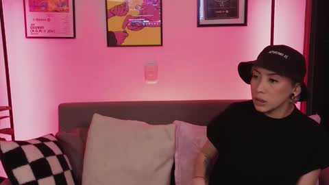 Snapshot of violettgrey_ chatting on 11.11.25 Violet online show from 11.11.25